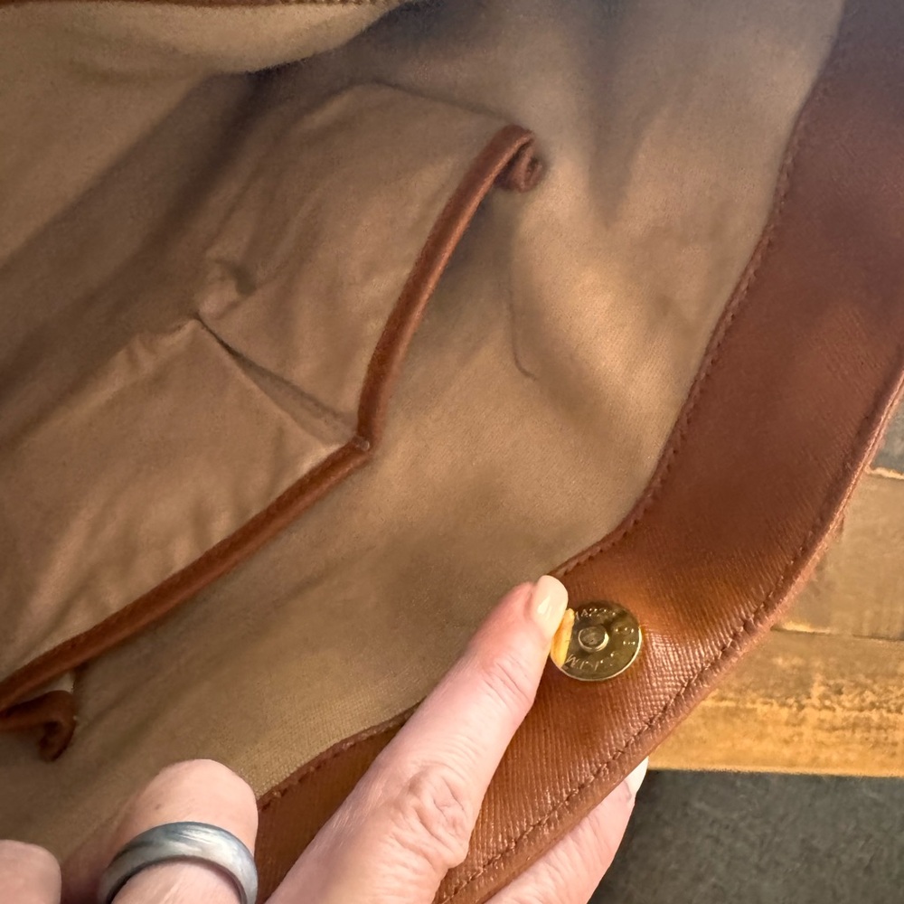 Tory Burch Cognac Leather Tote with Gold Logo - Picture 9 of 12